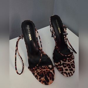 Fashion Nova Leopard Strappy Heels Lace Up Sandals Size 8.5